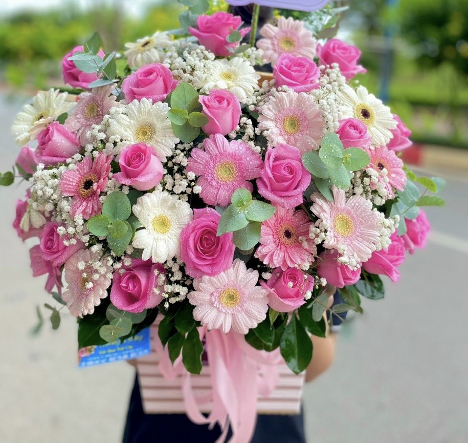 Hộp hoa chúc mừng